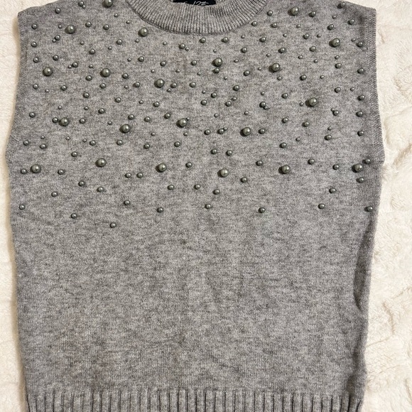 Tops - Gray Sleeveless Sweater with Beaded Design